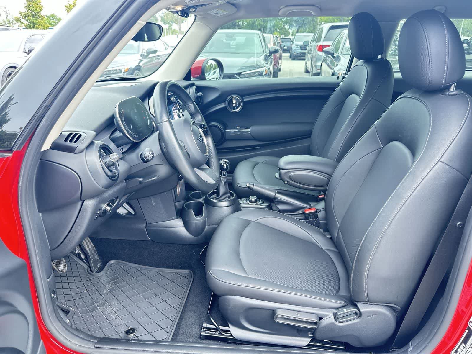 Used 2024 MINI Cooper 2-Door Hardtop FWD image 13