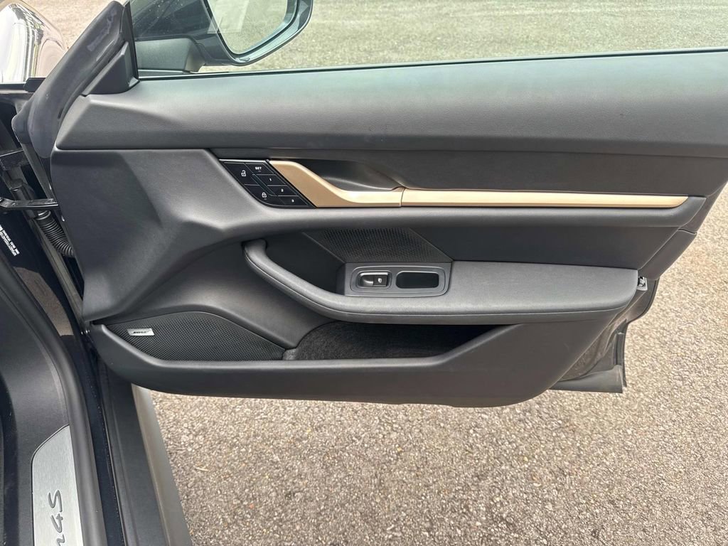 Certified 2025 Porsche Taycan 4S image 19