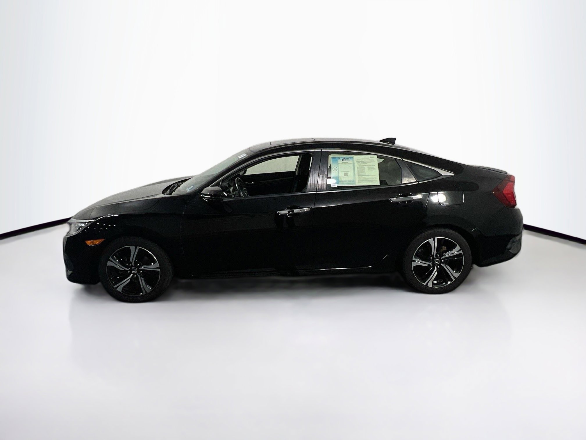Used 2018 Honda Civic Touring image 8