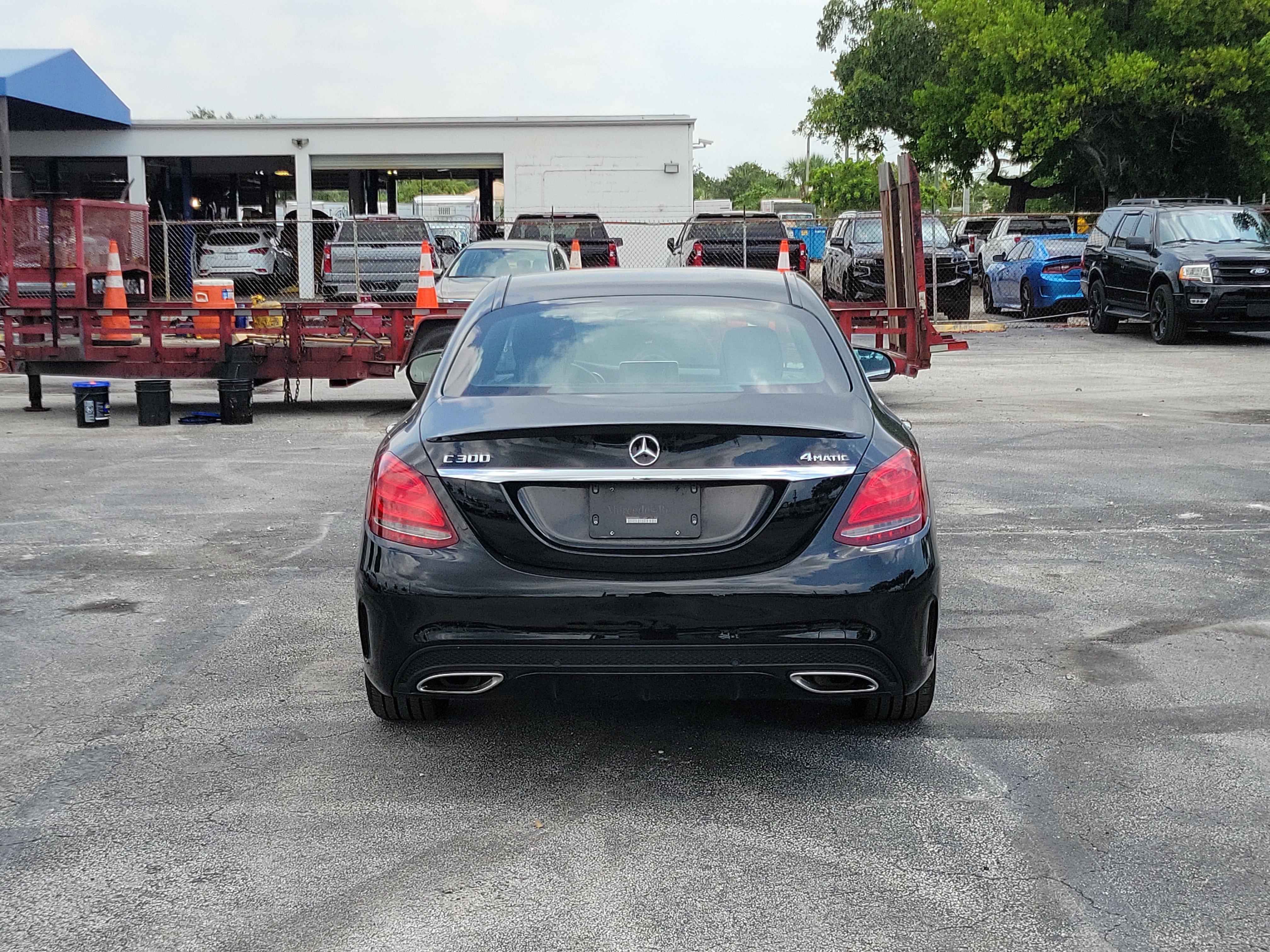 Used 2016 Mercedes-Benz C 300 4MATIC Sedan w/ Multimedia Package image 4