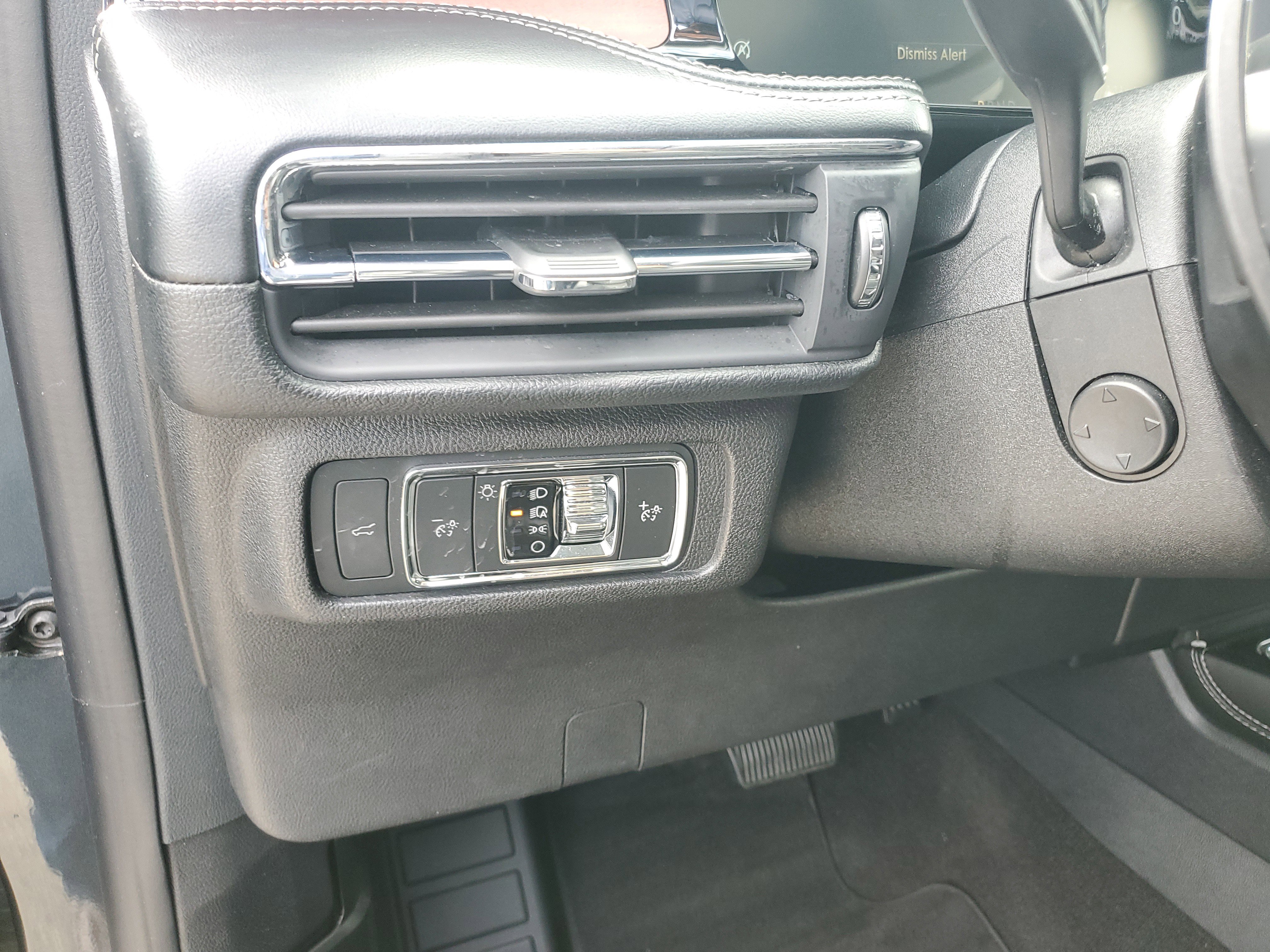 Certified 2022 Lincoln Corsair Reserve image 18