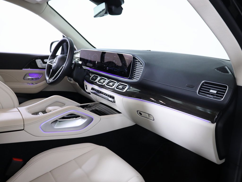 Used 2025 Mercedes-Benz GLS 450 4MATIC image 59