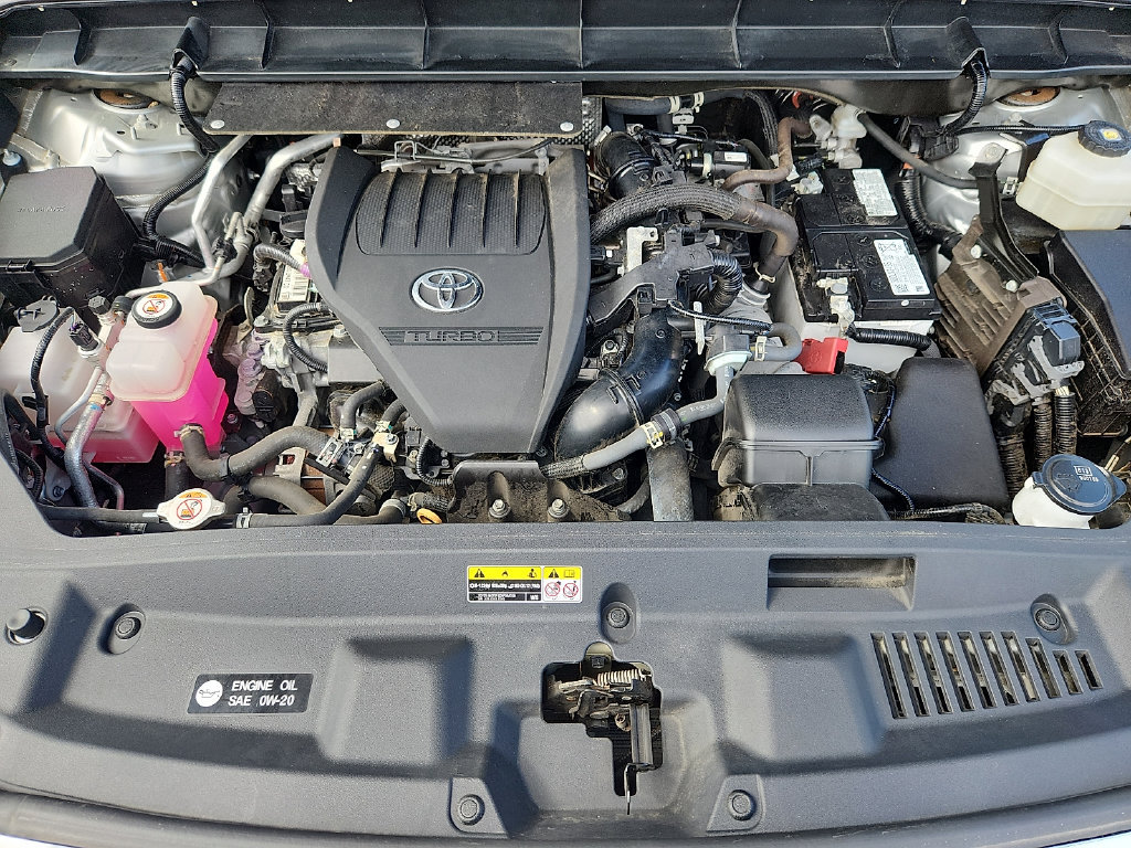Used 2023 Toyota Highlander L FWD image 28