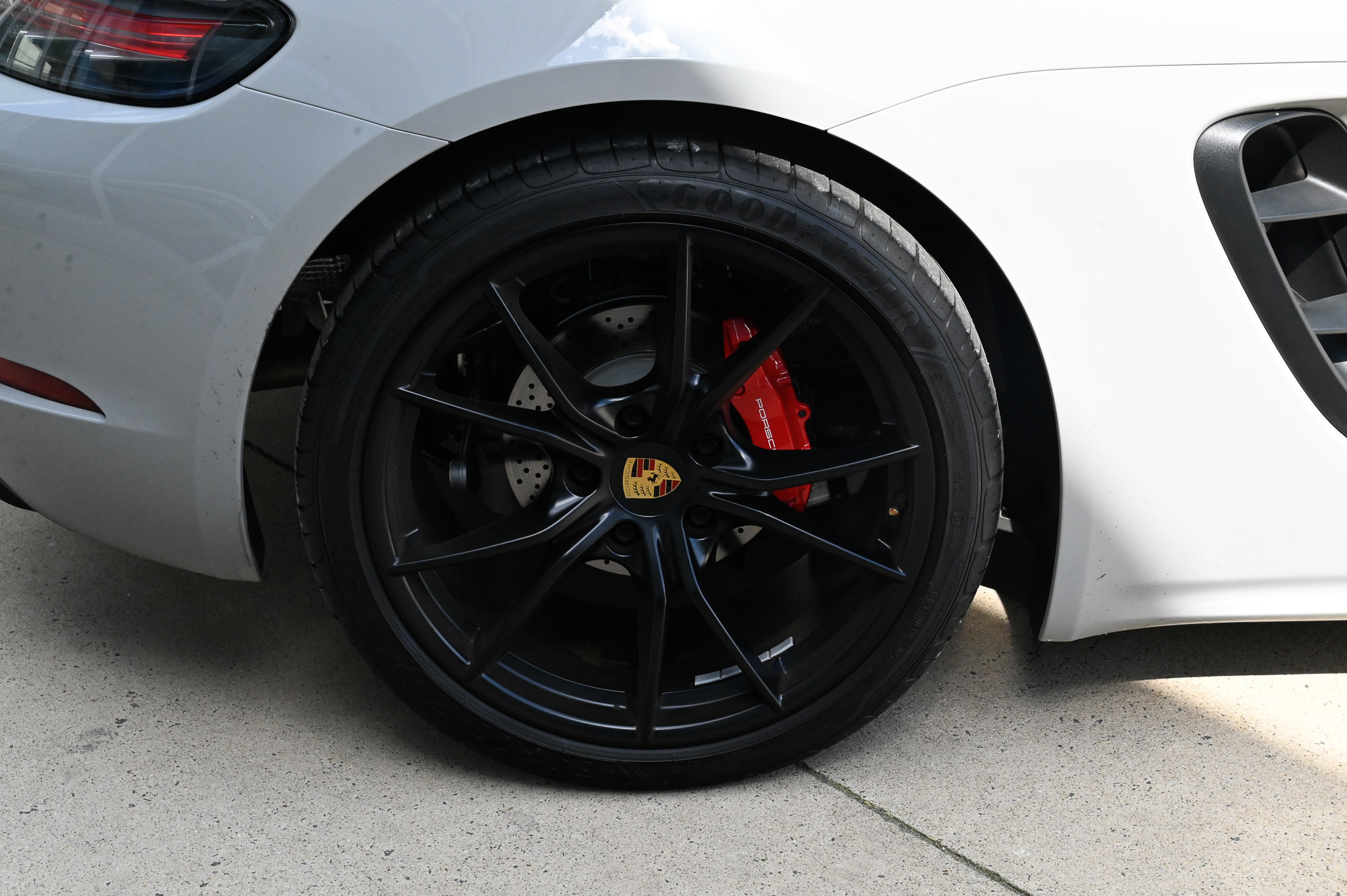 Used 2019 Porsche 718 Cayman S image 11