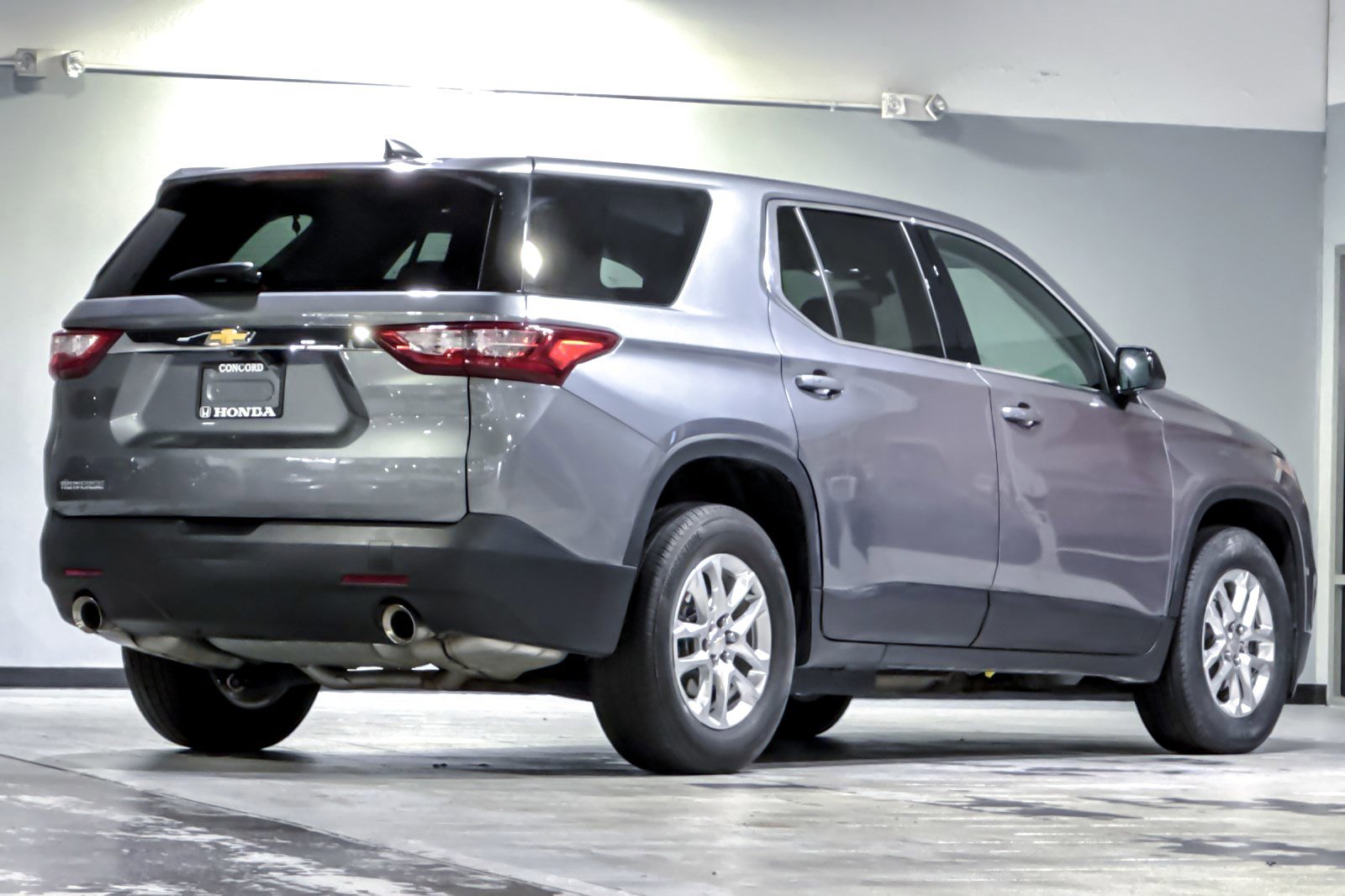 Used 2020 Chevrolet Traverse LS image 8