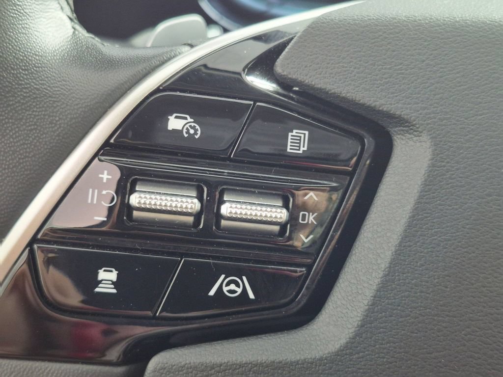 Used 2023 Kia Niro EX Touring FWD image 17