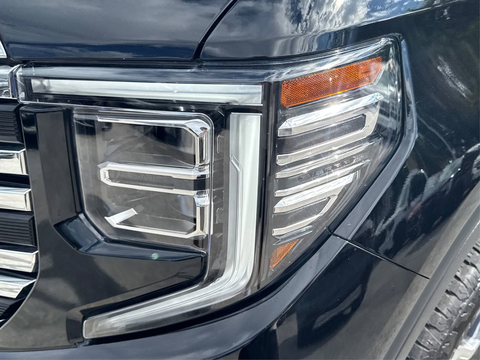 Used 2024 GMC Sierra 1500 SLT w/ SLT Premium Plus Package image 16