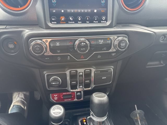 Used 2022 Jeep Gladiator Mojave w/ Trailer Tow Package AWD/4WD image 14