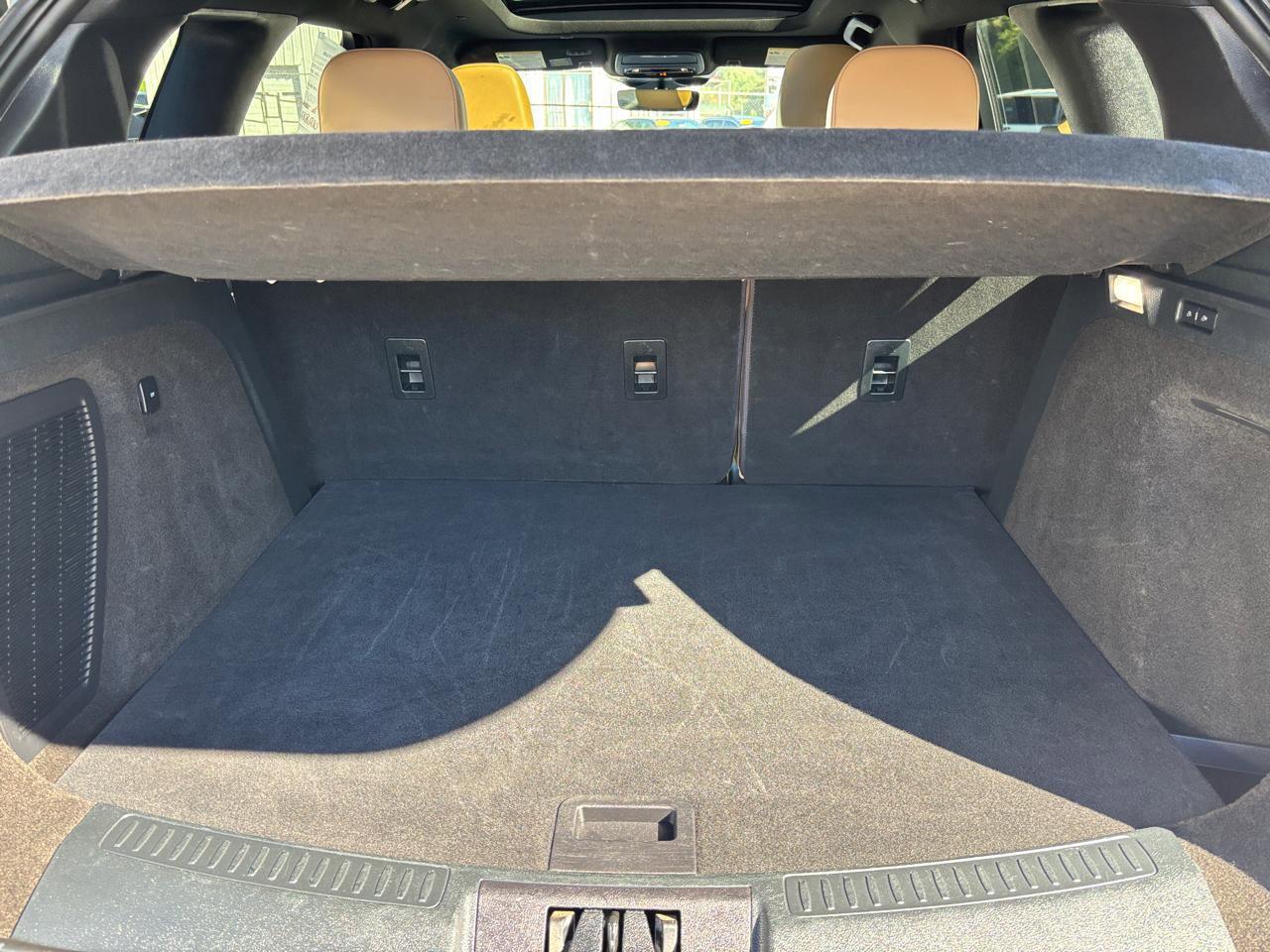 Used 2021 Lincoln Corsair Reserve image 12