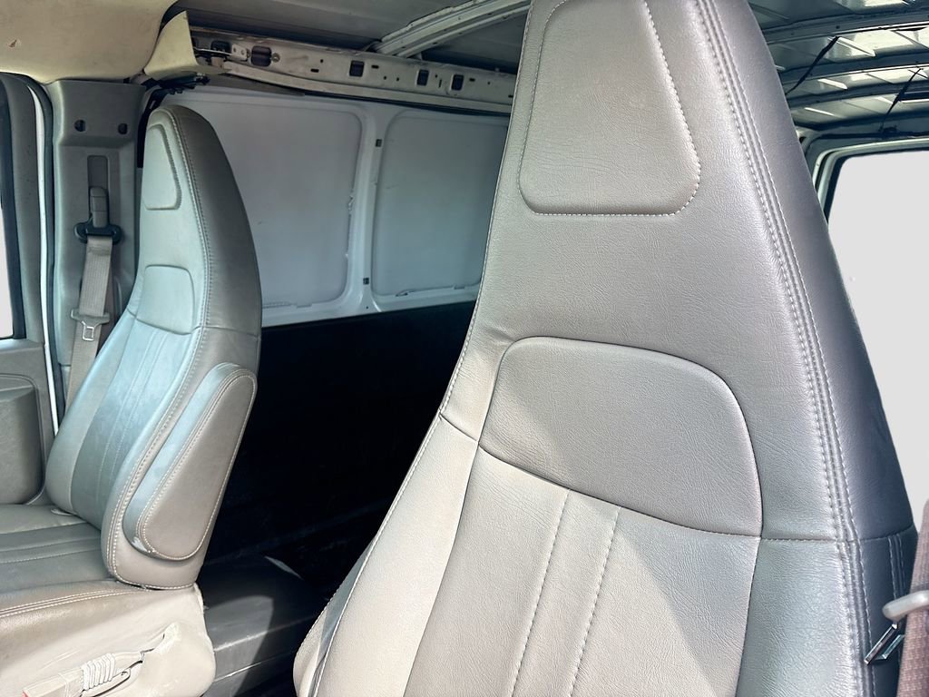 Used 2024 Chevrolet Express 3500 Extended w/ Driver Convenience Package image 19