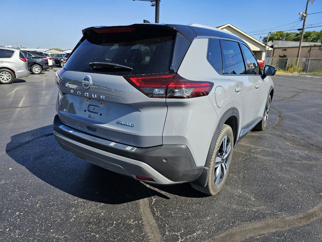 Used 2021 Nissan Rogue SL w/ Premium Package image 32
