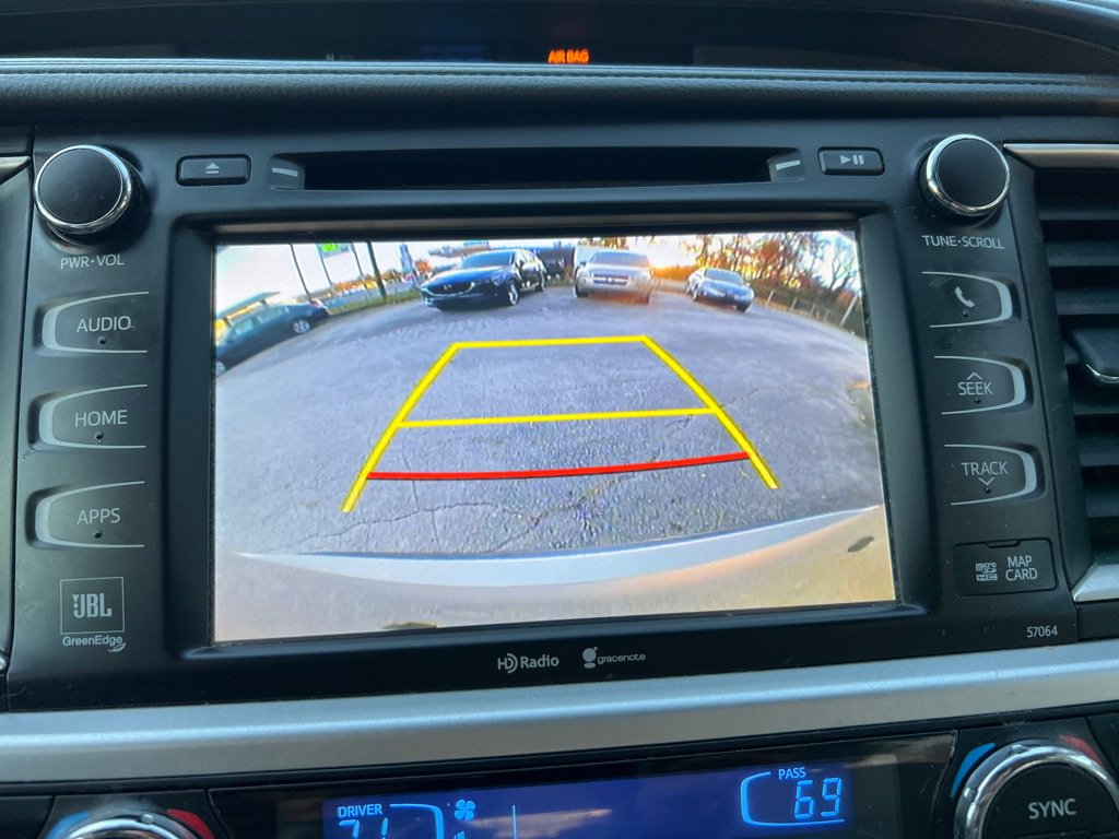 Used 2015 Toyota Highlander Limited image 23