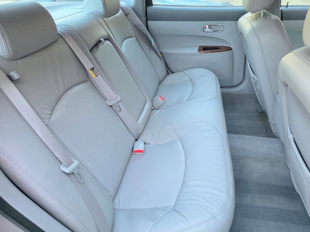 Used 2005 Buick LaCrosse CXL w/ Chrome Appearance Package FWD image 31