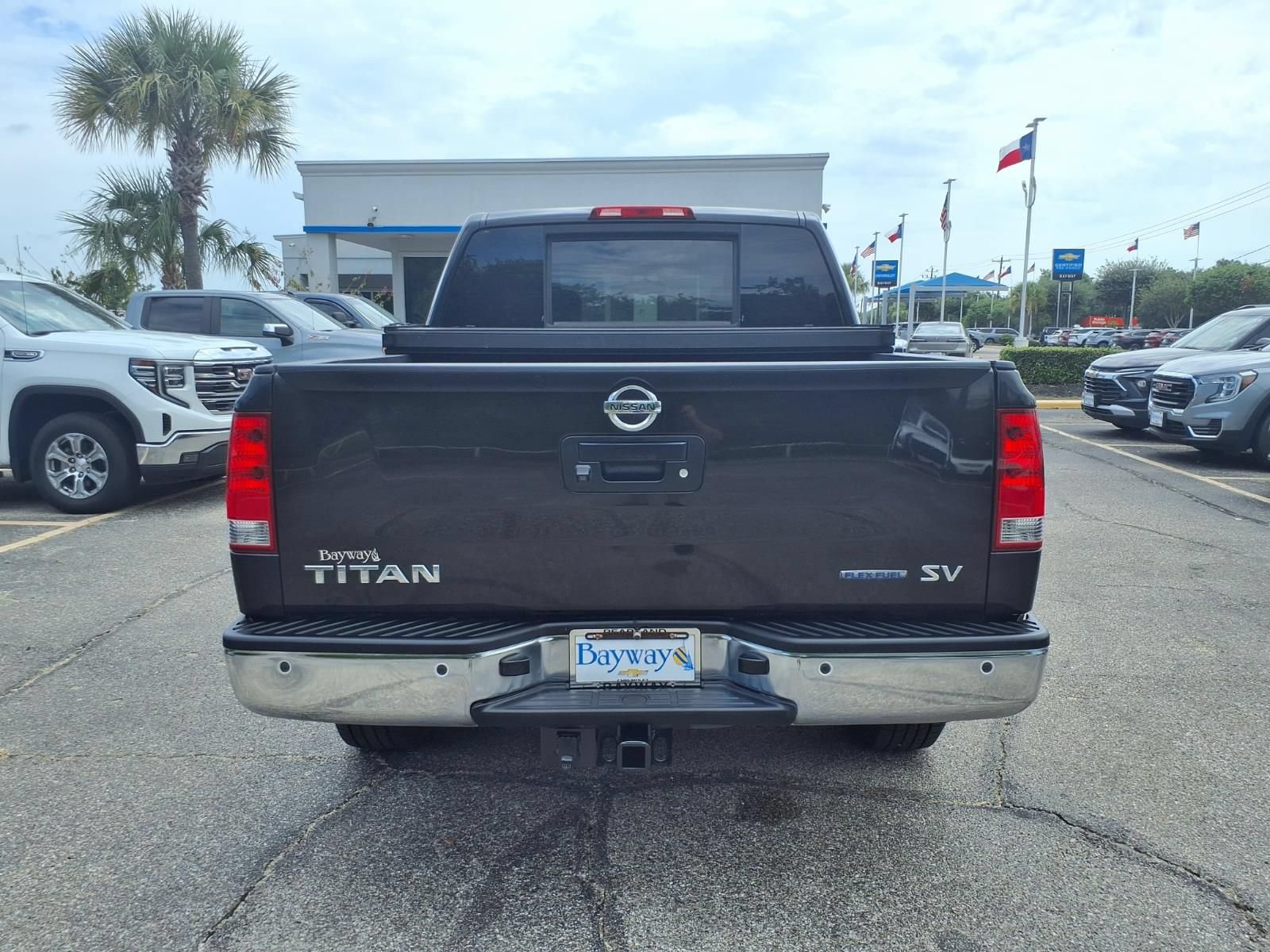Used 2014 Nissan Titan SV w/ SV Value Truck Package RWD image 6