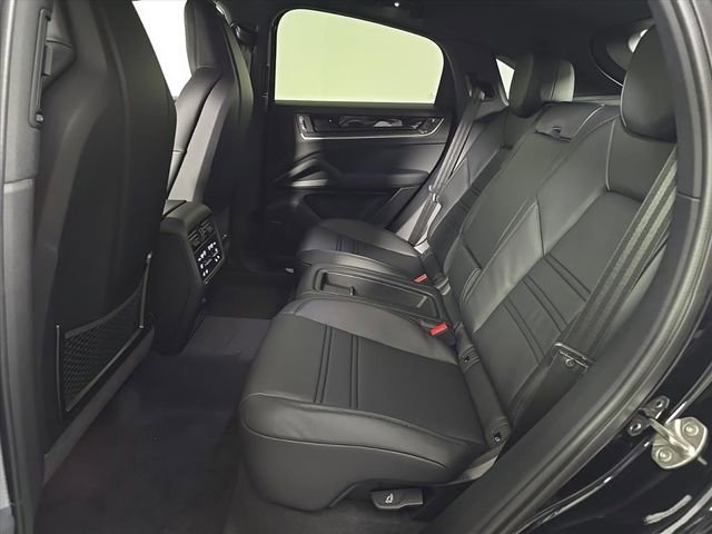 Certified 2026 Porsche Cayenne Coupe image 15