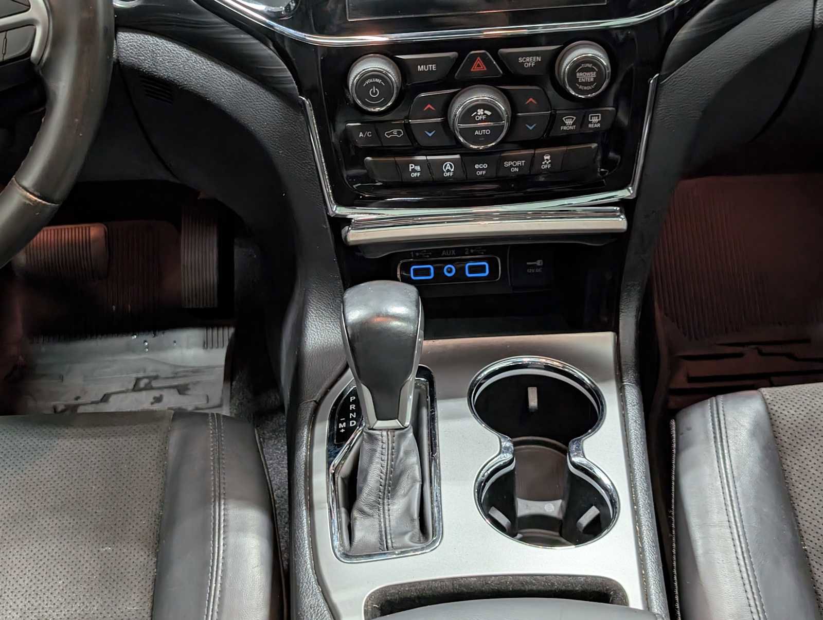 Used 2020 Jeep Grand Cherokee Laredo w/ Laredo X Package image 19