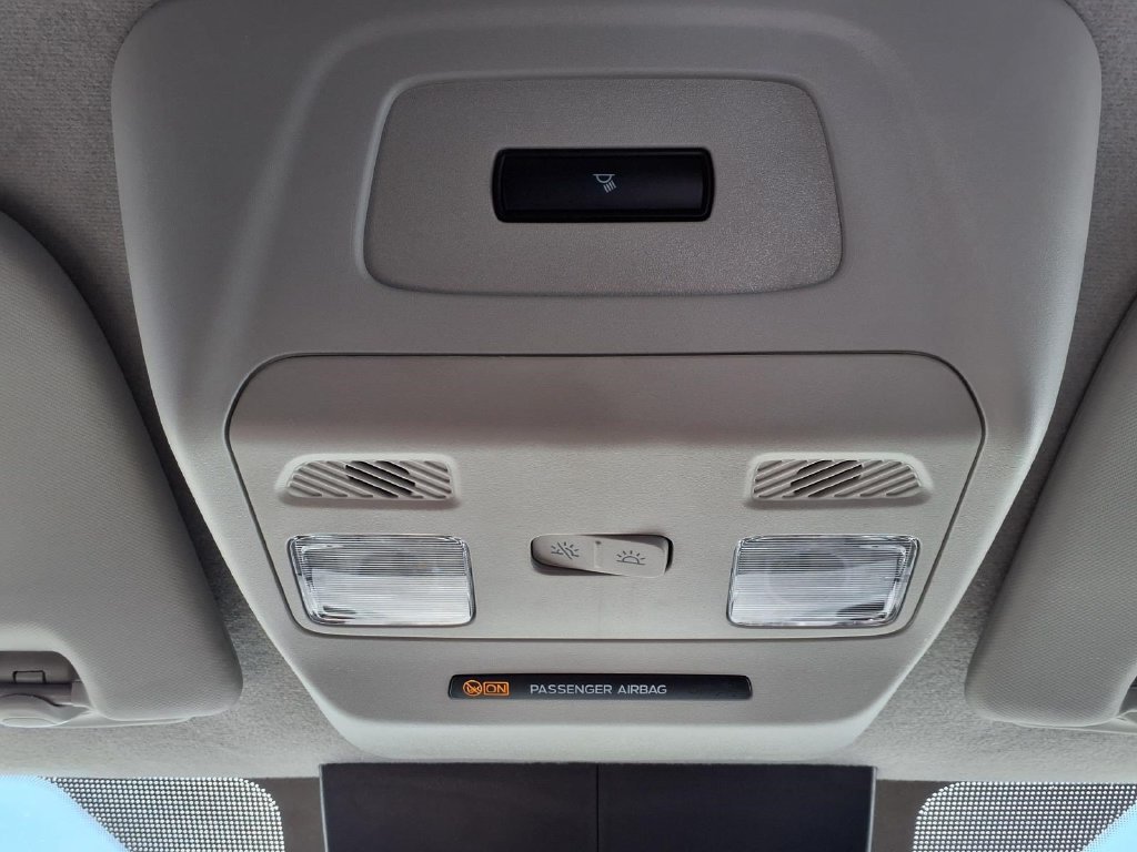 Used 2025 Ford Transit 150 Low Roof RWD image 18