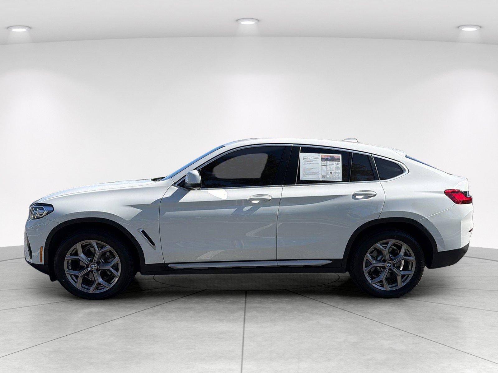 Certified 2025 BMW X4 xDrive30i AWD/4WD image 7