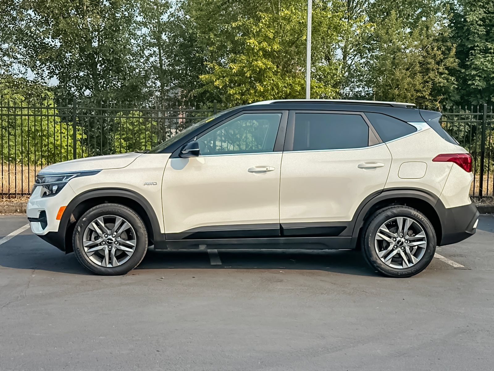 Used 2023 Kia Seltos S AWD/4WD image 6