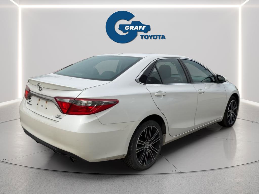 Used 2016 Toyota Camry SE image 5