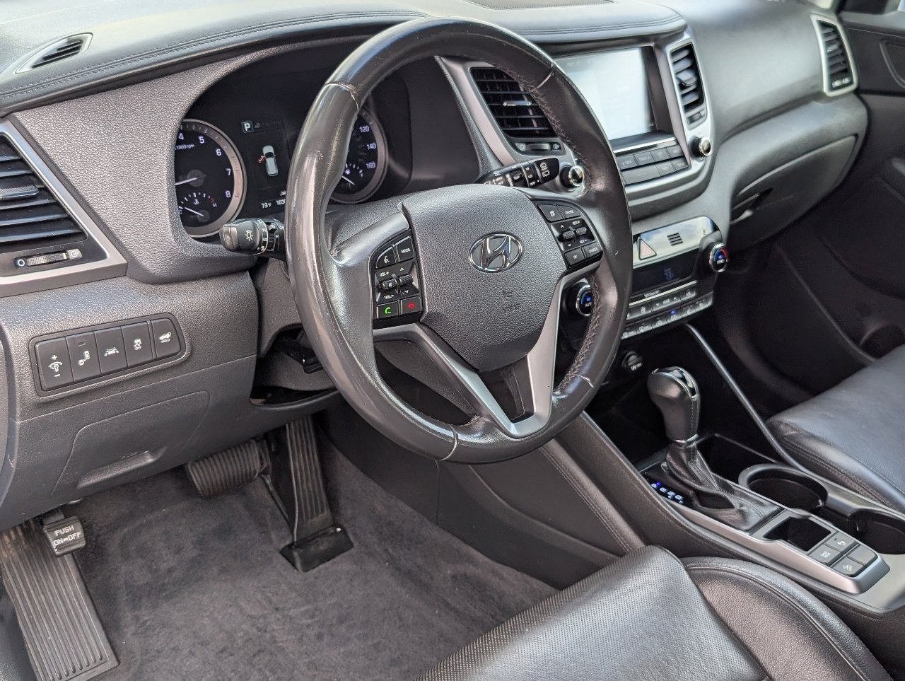 Used 2016 Hyundai Tucson Limited w/ Option Group 03 FWD image 14