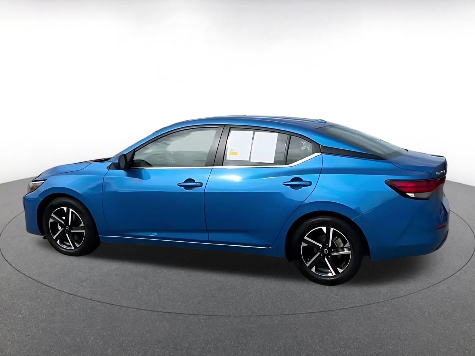 Used 2025 Nissan Sentra SV FWD image 9