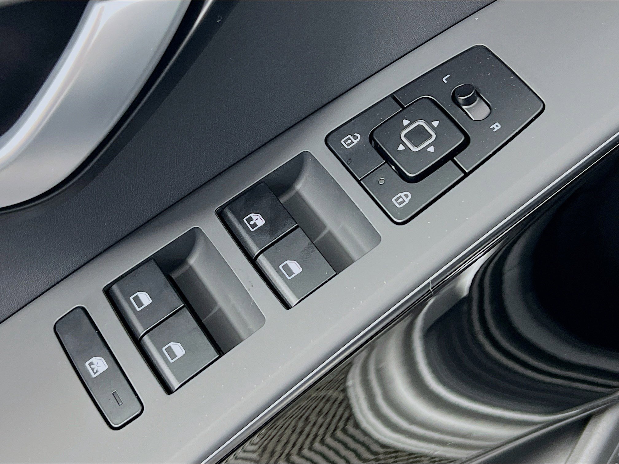 New 2025 Kia Niro EX image 21