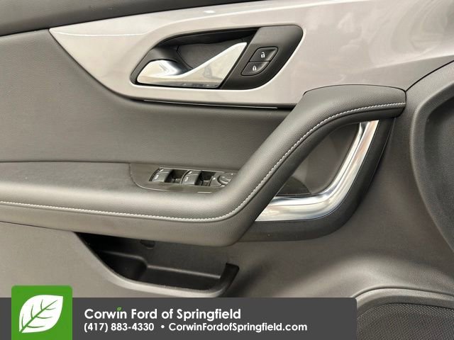 Used 2025 Chevrolet Blazer LT image 32