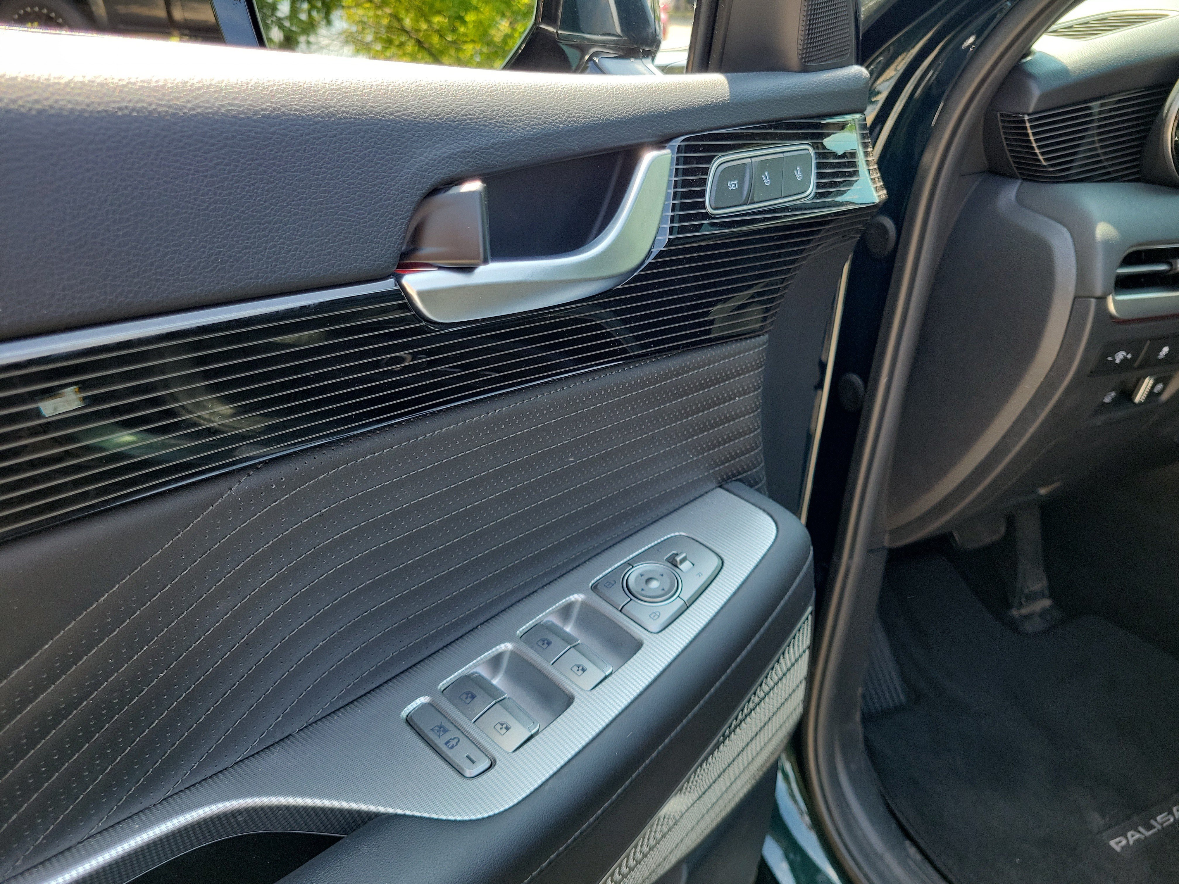 Used 2025 Hyundai Palisade Calligraphy FWD image 18