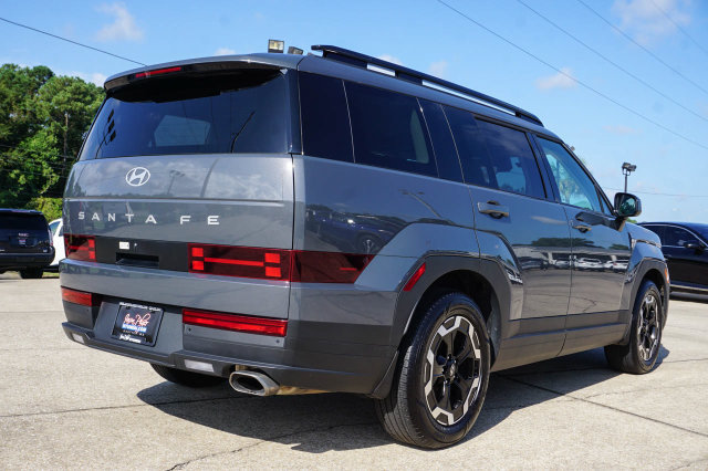 Used 2025 Hyundai Santa Fe SEL FWD image 4