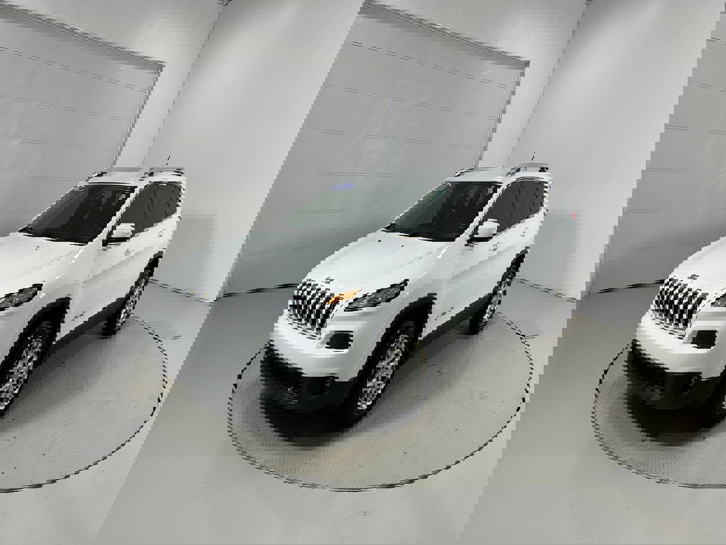 Used 2015 Jeep Cherokee Latitude w/ Cold Weather Group AWD/4WD image 20