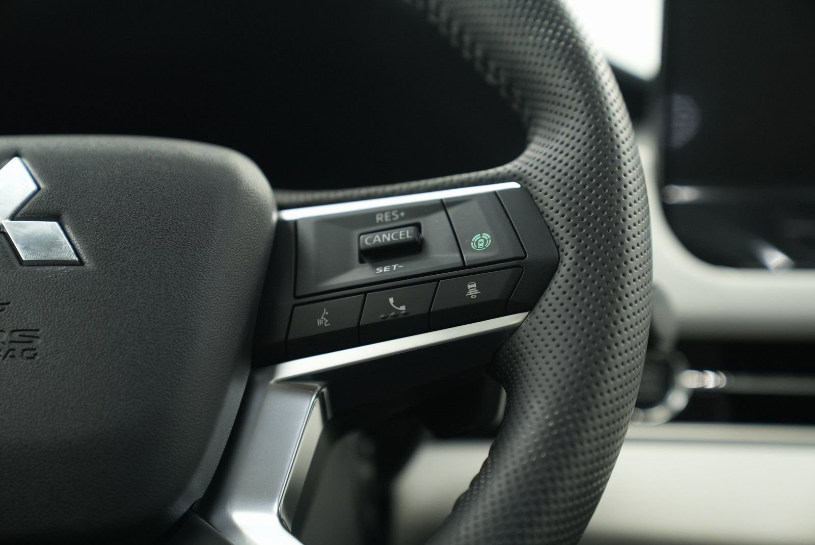 Used 2025 Mitsubishi Outlander SE image 28