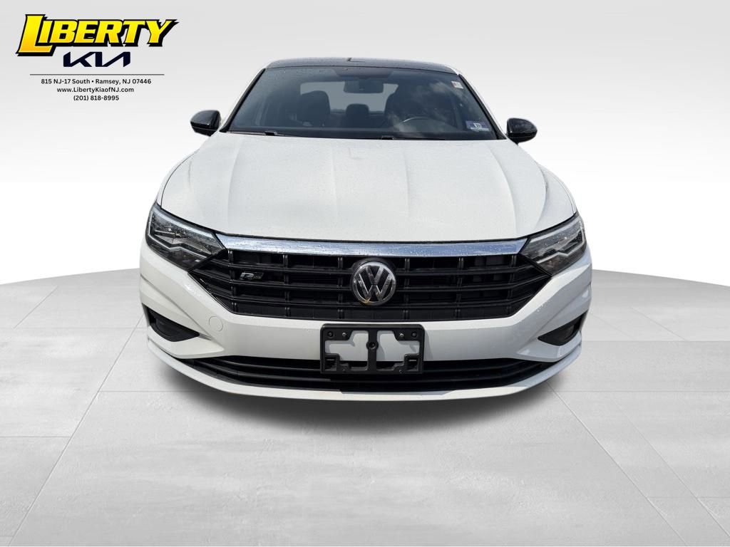 Used 2019 Volkswagen Jetta R-Line w/ R-Line Cold Weather Package image 2