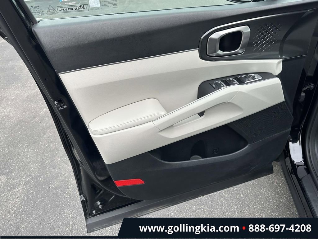 Certified 2023 Kia Sorento S w/ Panoramic Sunroof Package FWD image 14