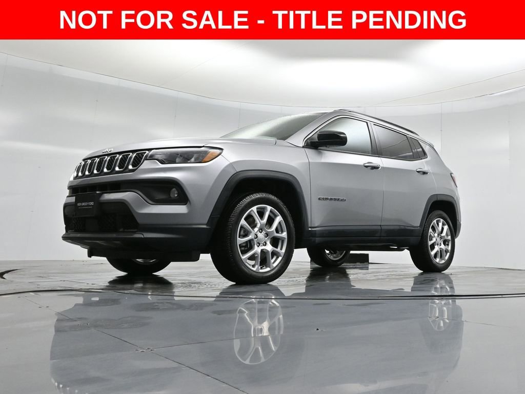 Used 2023 Jeep Compass Latitude image 38