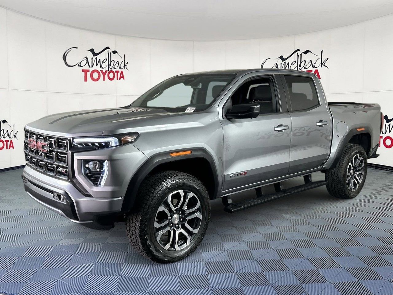 Used 2023 GMC Canyon AT4 w/ AT4 Premium Package AWD/4WD image 4