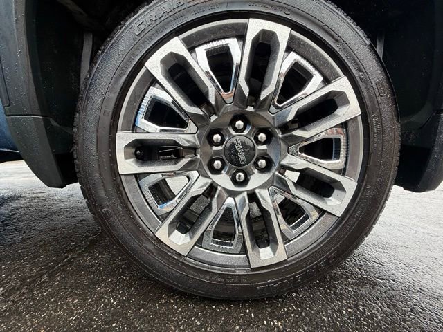 Used 2024 GMC Sierra 1500 Denali Ultimate image 8