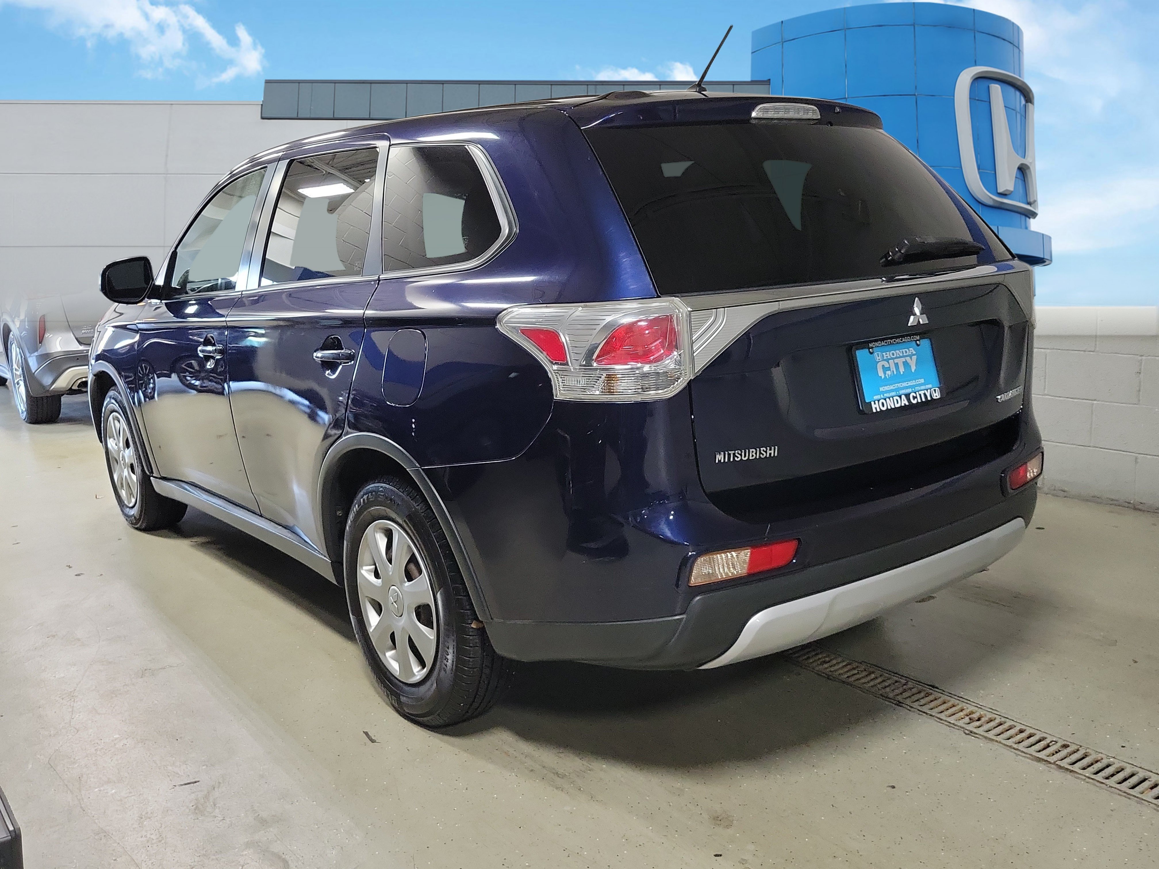 Used 2015 Mitsubishi Outlander ES FWD image 4