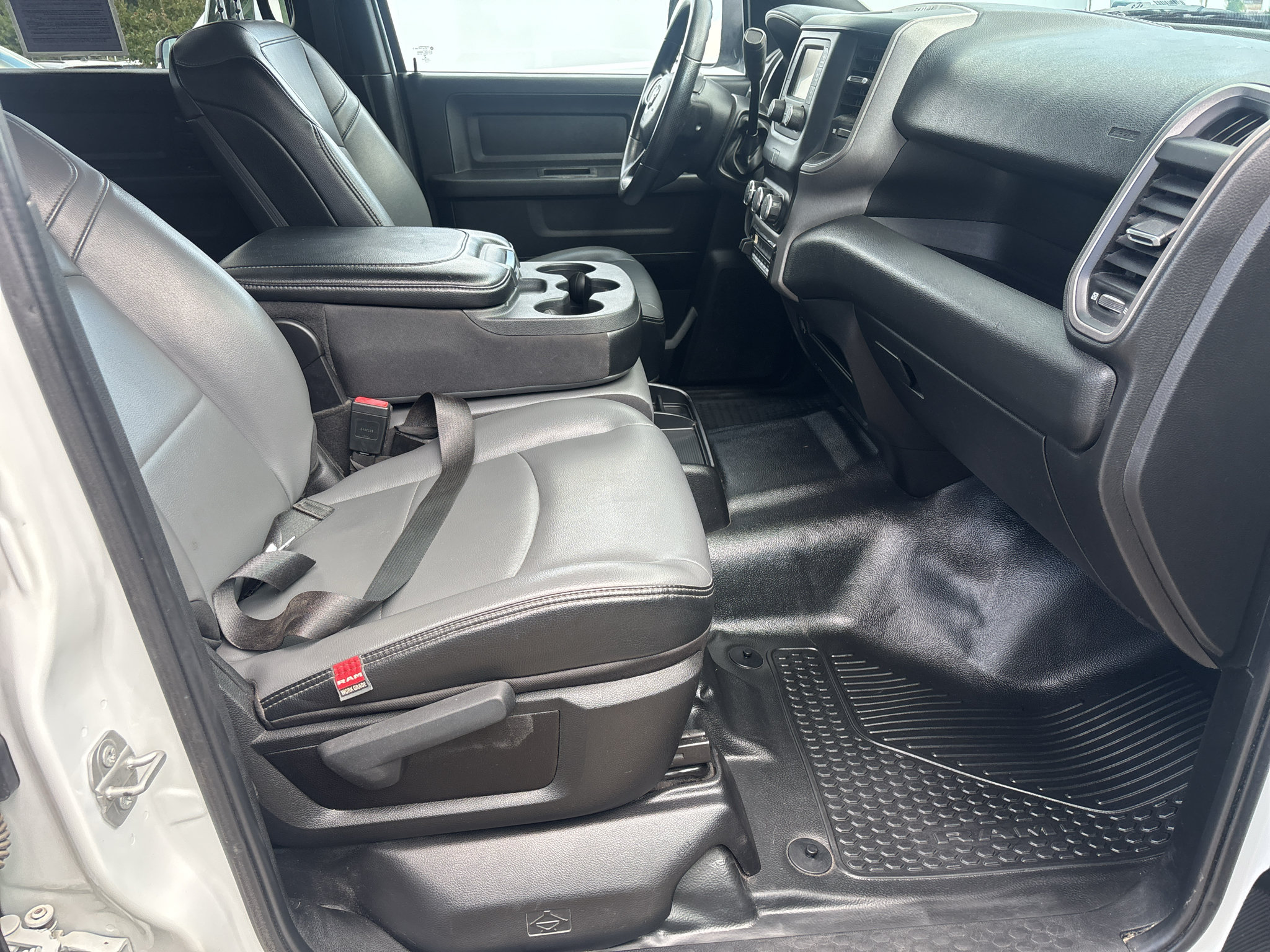 Used 2022 RAM 2500 Tradesman w/ Chrome Appearance Group AWD/4WD image 19