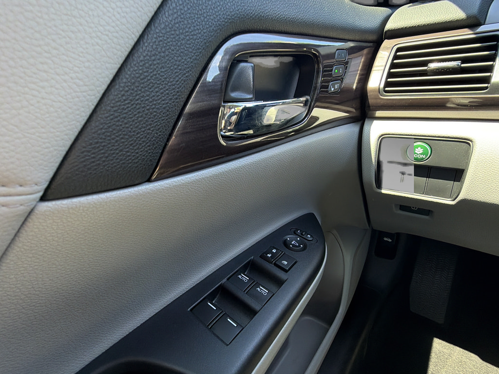 Used 2017 Honda Accord EX-L image 35