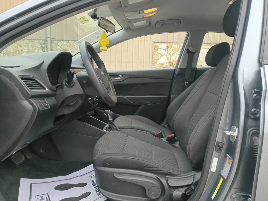 Used 2019 Hyundai Accent SE image 11