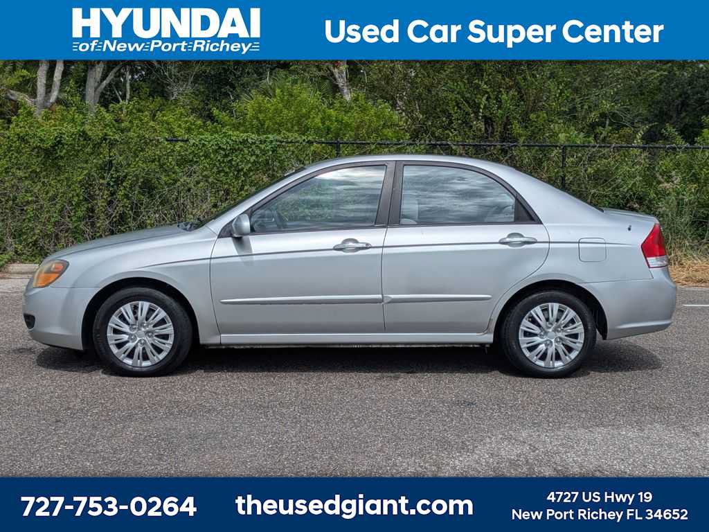 Used 2009 Kia Spectra LX FWD image 2