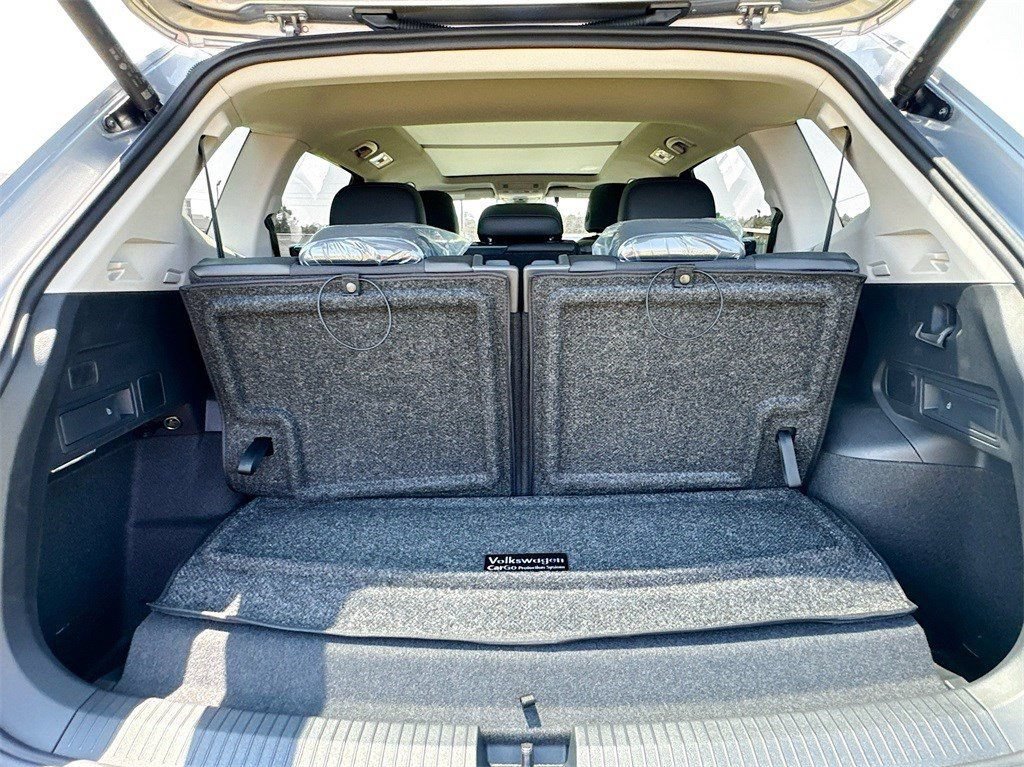 Used 2024 Volkswagen Tiguan SE FWD image 29