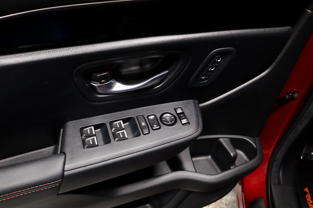 Used 2025 Honda Pilot TrailSport image 23
