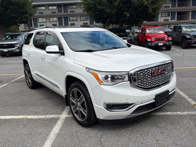 Used 2019 GMC Acadia Denali w/ Technology Package AWD/4WD image 2