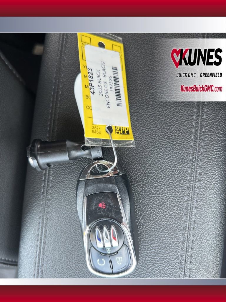 Used 2025 Buick Encore GX Preferred AWD/4WD image 44