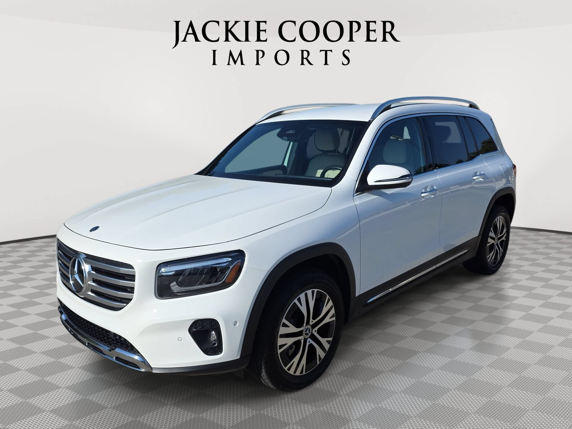 Used 2025 Mercedes-Benz GLB 250 image 1