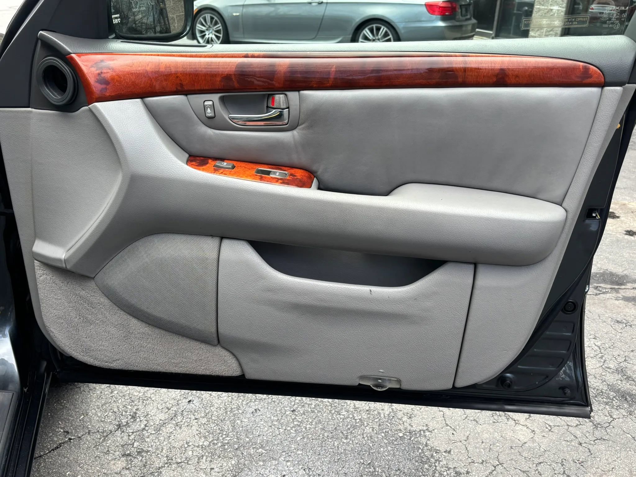 Used 2004 Lexus LS 430 RWD image 14