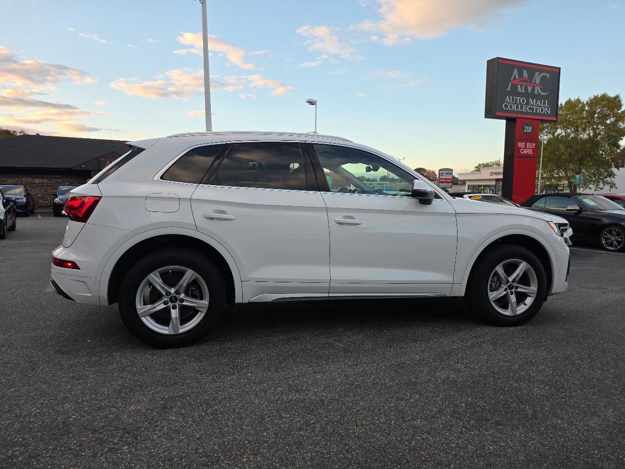 Used 2023 Audi Q5 2.0T Premium w/ Convenience Package image 91