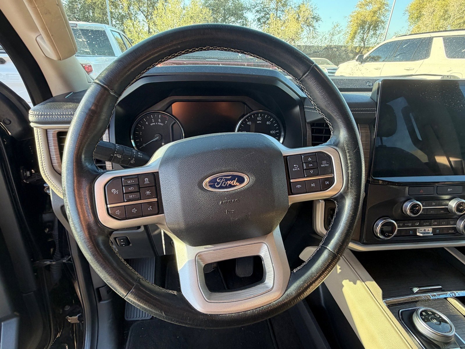 Used 2022 Ford Expedition Limited image 10
